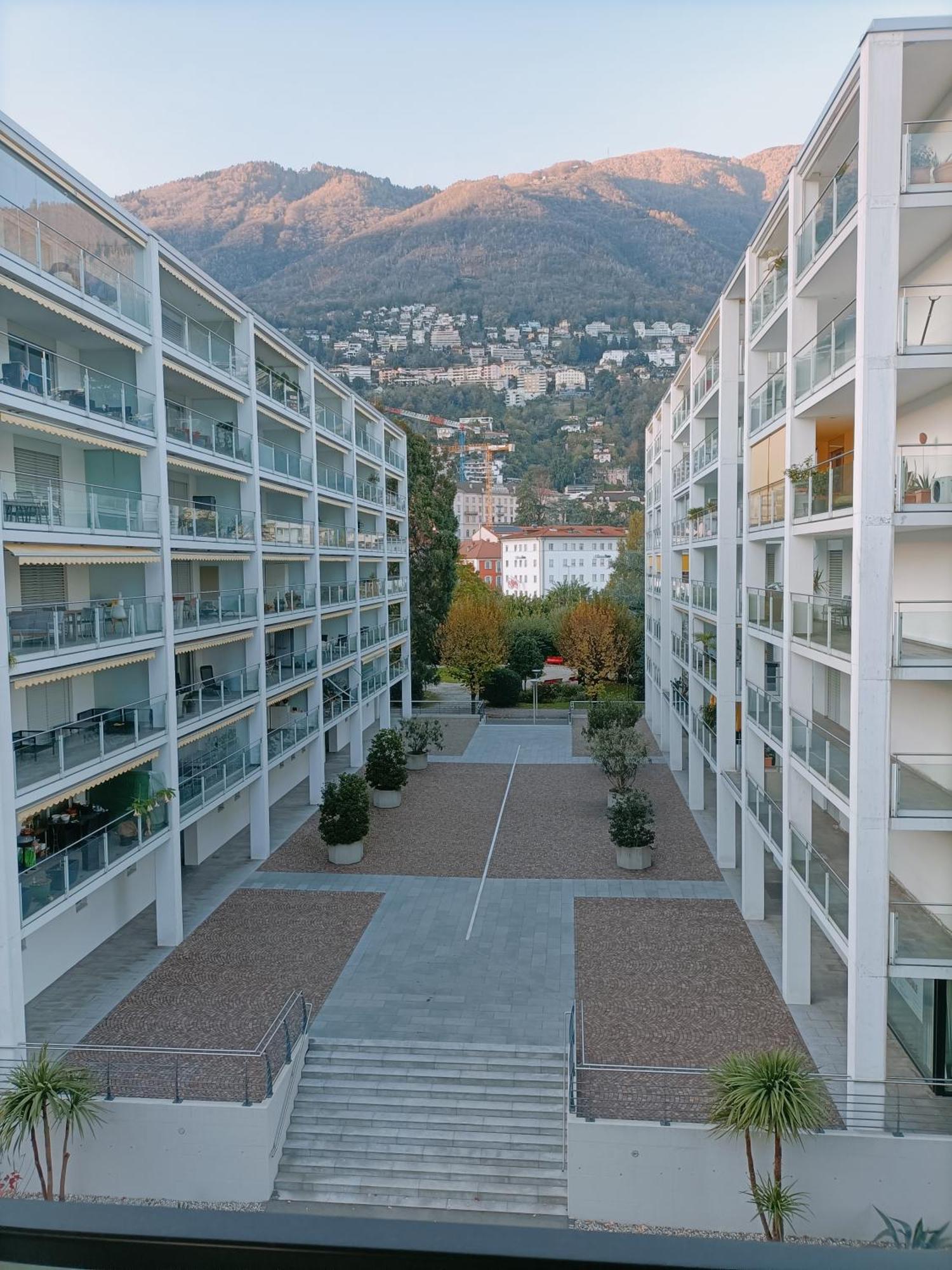 Residenza Vivian Deluxe Apartments Locarno Exterior foto